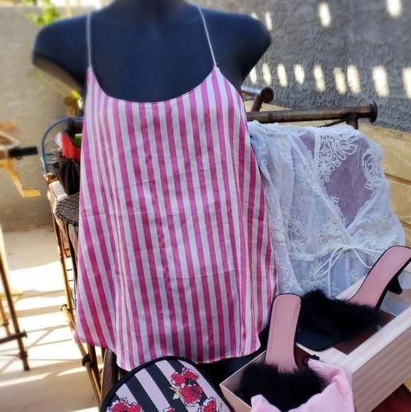 Victoria's Secret Boundle of 4 - Picture 5 of 11